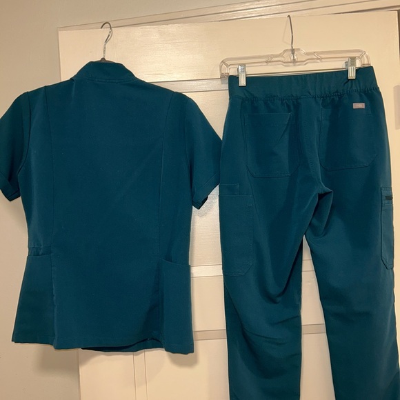 Figs Women's Teal and Pink Jogger Set - Picture 4 of 4